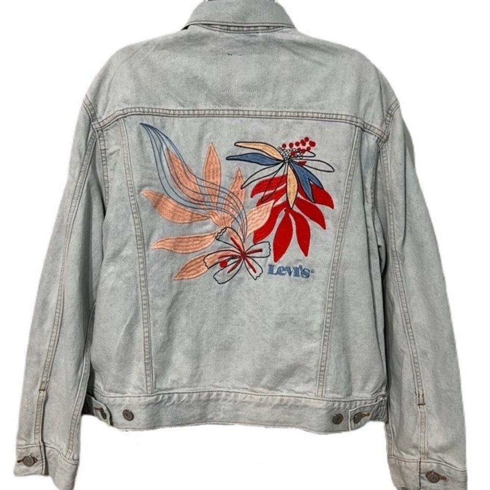Levis Ex-Boyfriend Embroidered Floral Denim Light Wash Trucker Jacket Size XL - Picture 3 of 11